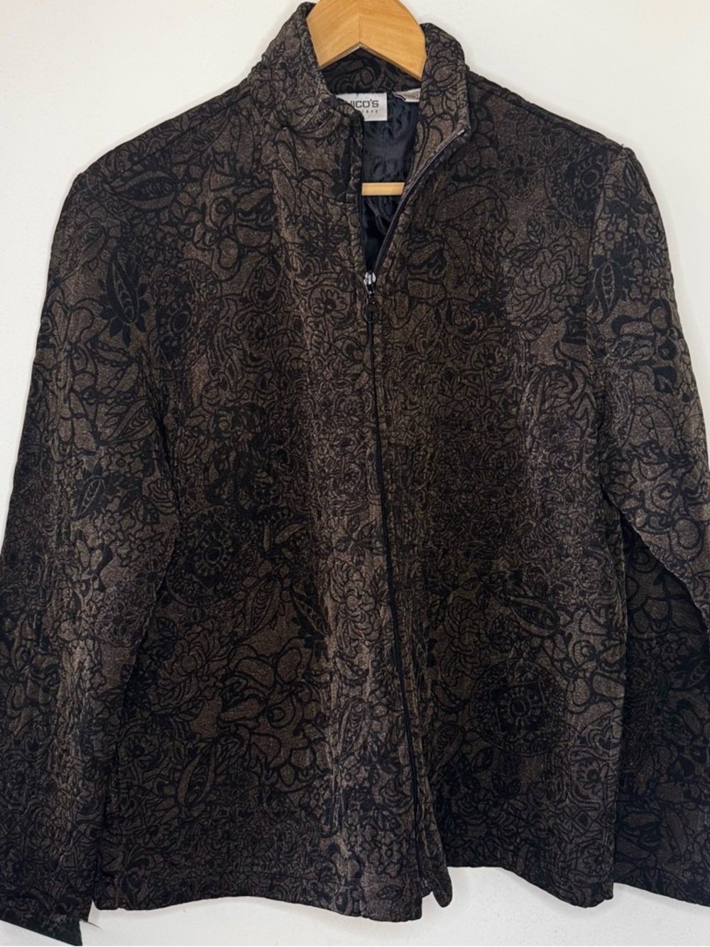 Chicos Travelers Quilted Floral Brown Jacket Size 1 Women’s 8 To 10 Medium EUC